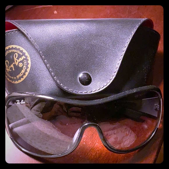 Ray-Ban Accessories - Ray Ban  sun glasses